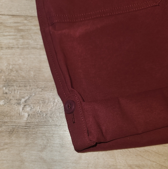 Eddie Bauer Women's Shorts Rolled Hem Bermuda Stretch Red Size 10 Ladies NWT - Picture 7 of 12